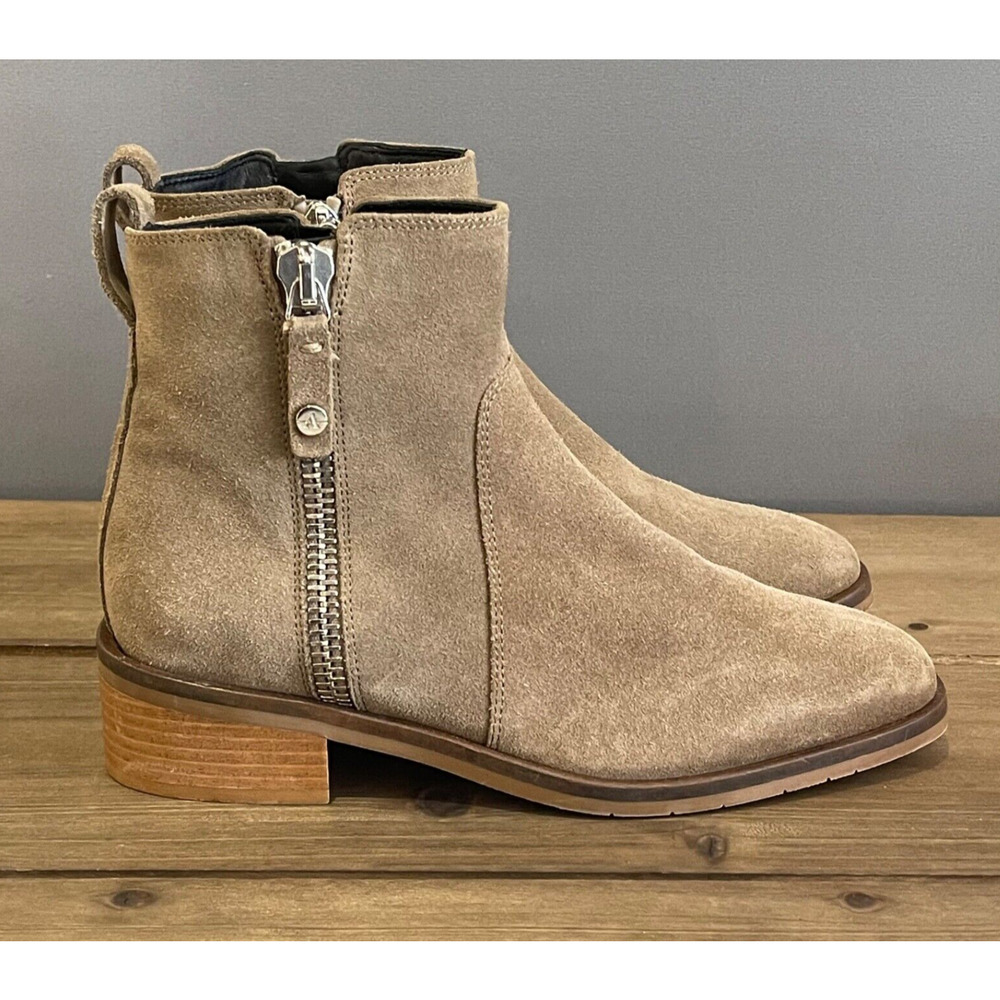 AQUATALIA Women's Colbie Water Resistant Ankle Boots Size 6 Taupe Suede Western